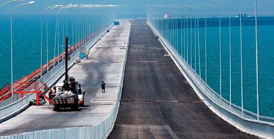 Для Керченского моста привезли 5 миллионов тонн стройматериалов