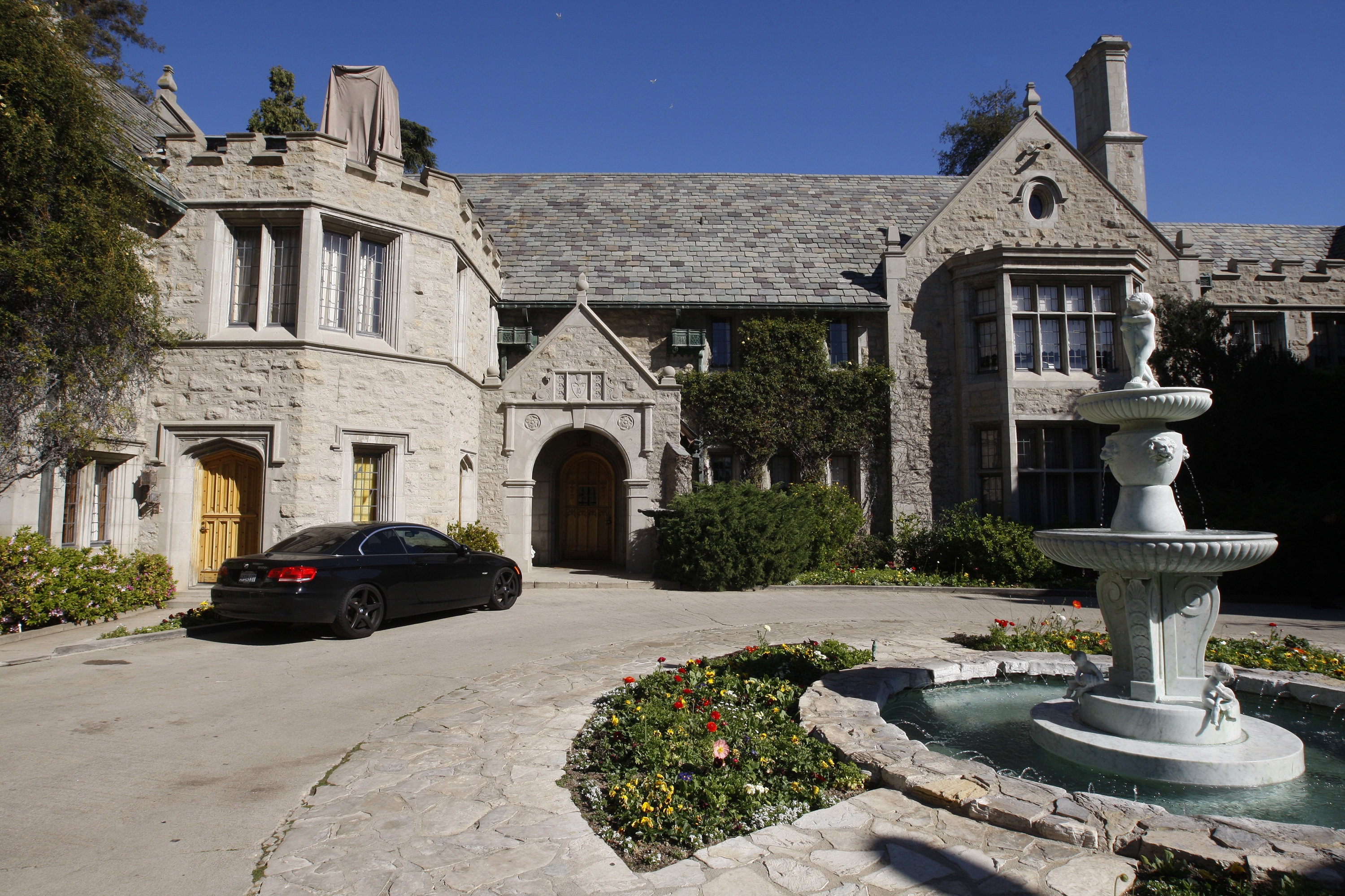 Дом основателя Playboy выставили на продажу за 200 млн долл